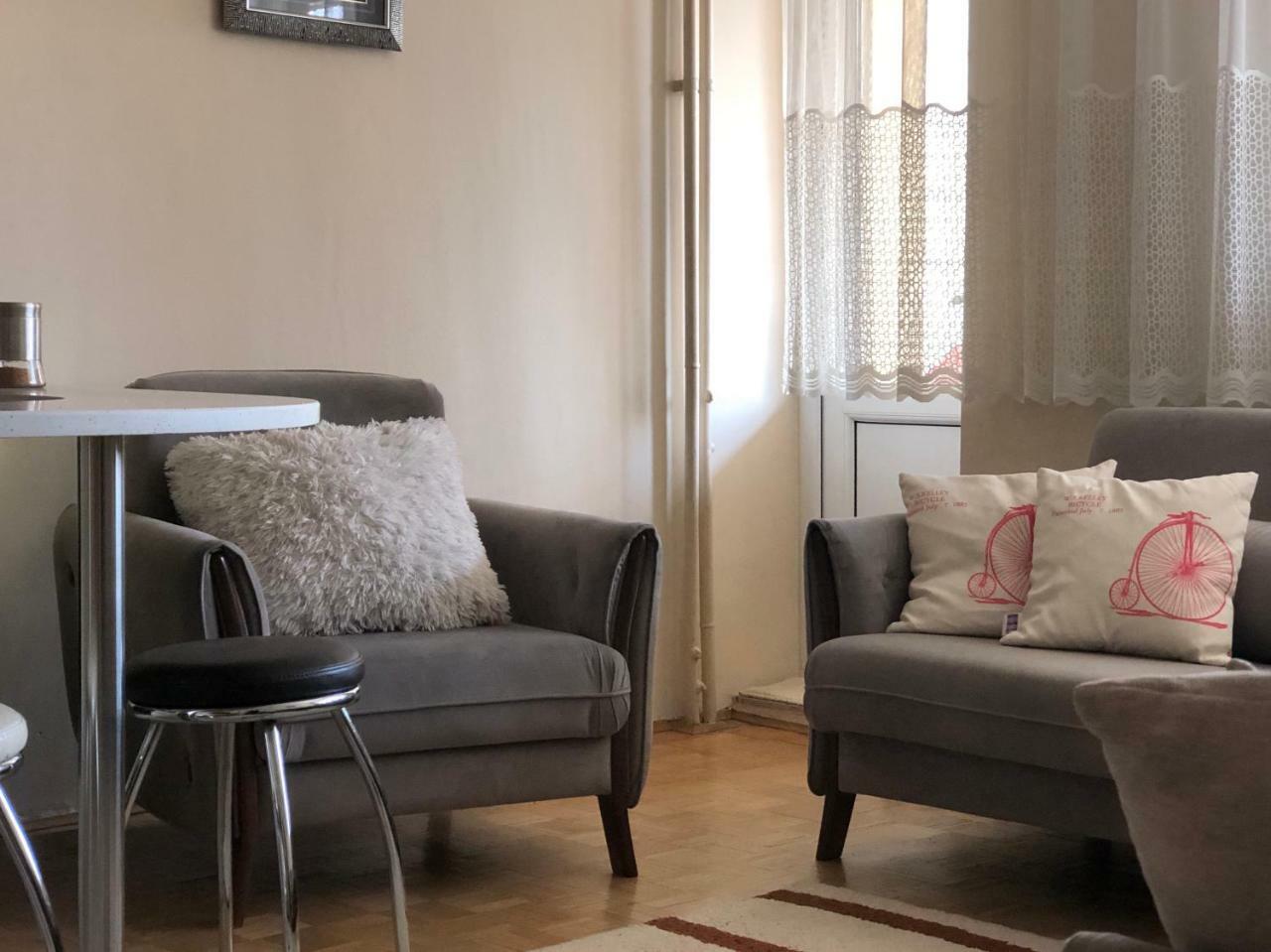 Ulpiana Apartment Pristina Exteriör bild